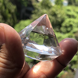 Related 98 Grams Quartz crystal diamond shape extractor