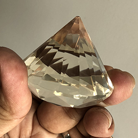 Related 60 grams Quartz Crystal diamond shape extractors