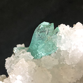 Related Spectacular green apophyllite