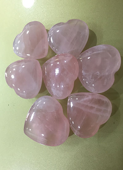 37 mm Rose Quartz Hearts Image