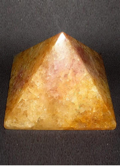 45mm Agate Pyramid Image