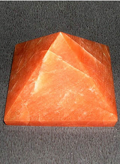 Fancy Agate Pyramid 45 mm Image