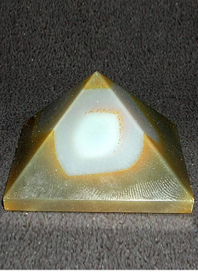 38 mm Fancy Agate Pyramid Image
