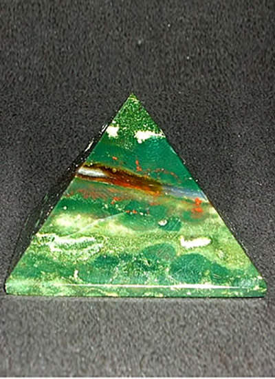 38 mm Bloodstone Pyramid Image