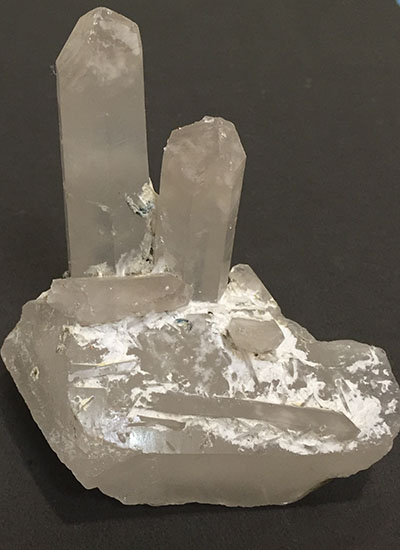 Quartz Crystal Pair - Quartz Crystal Specimen Image