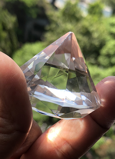 98 Grams Quartz crystal diamond shape extractor Image