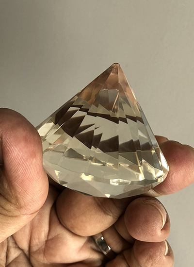 60 grams Quartz Crystal diamond shape extractors Image