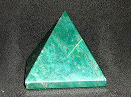 Related 33 mm Bloodstone Pyramid